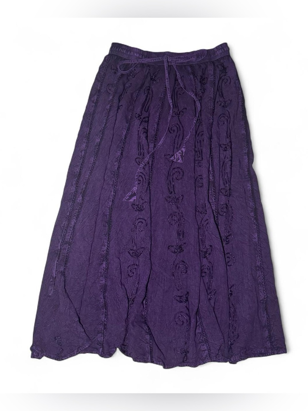 Fairycore whimsygoth Purple maxi skirt with embroidered floral motifs medium🪷